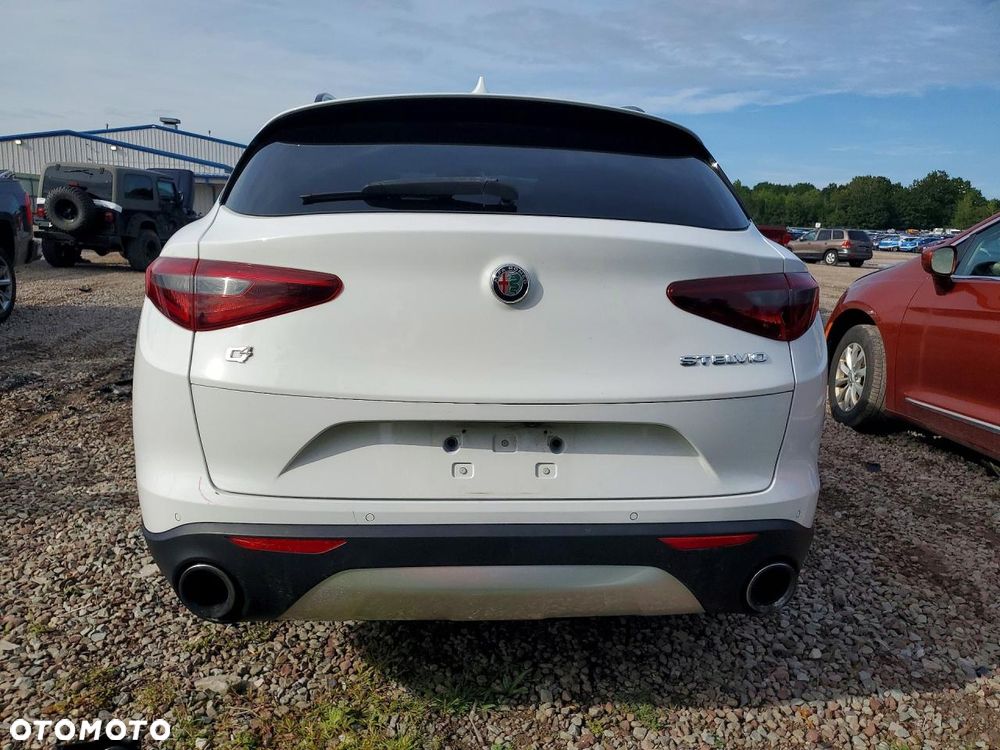 Alfa Romeo Stelvio - 6