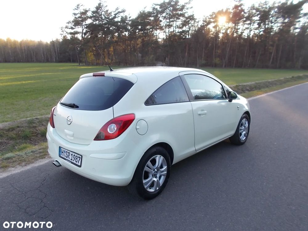 Opel Corsa 1.4 16V Satellite - 4