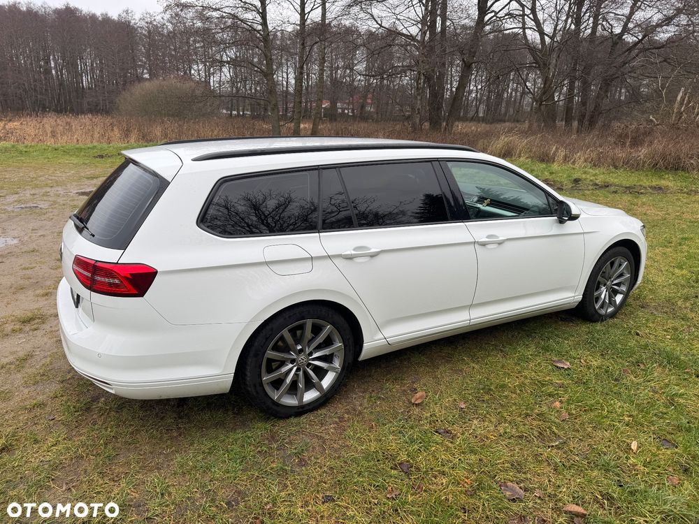 Volkswagen Passat 2.0 TDI (BlueMotion Technology) DSG Comfortline - 16