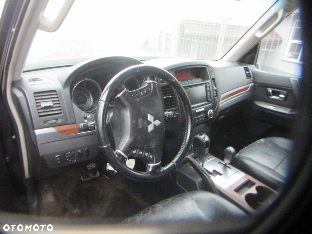 DESKA ROZDZIELCZA KOKPIT PODUSZKI PASY Mitsubishi Pajero IV 2008 Wszystkie części