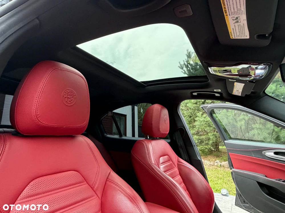 Alfa Romeo Giulia 2.0 Turbo 16V AT8 Veloce Ti - 22