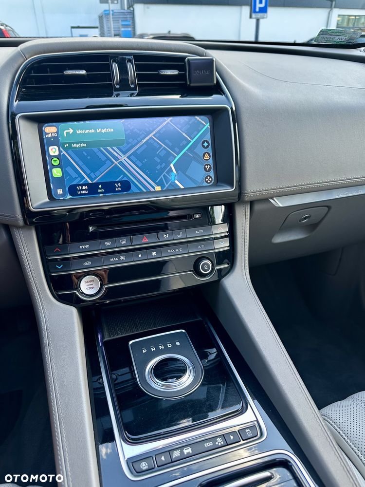 Jaguar F-Pace 2.0 i4D AWD Prestige - 15