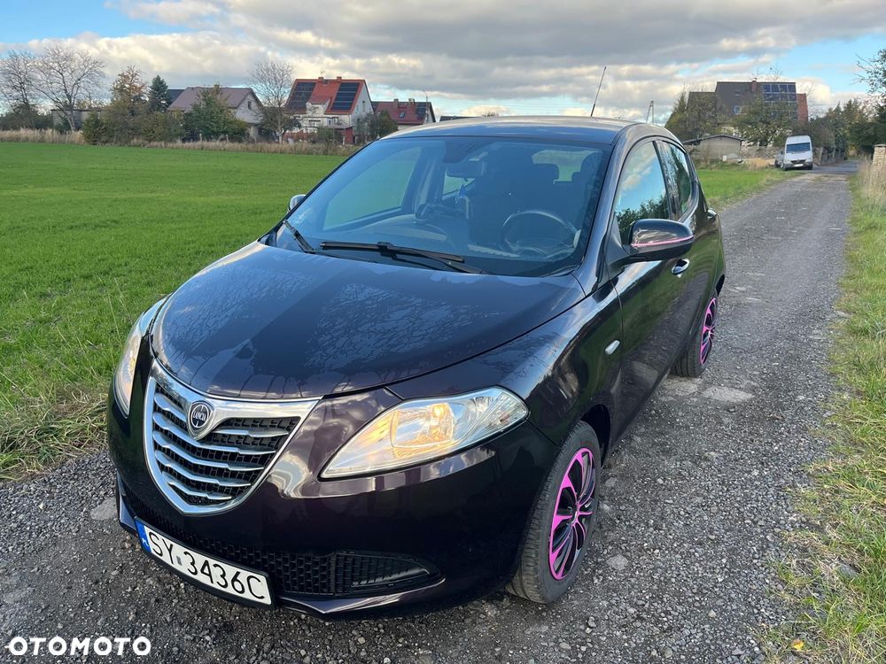Lancia Ypsilon - 8