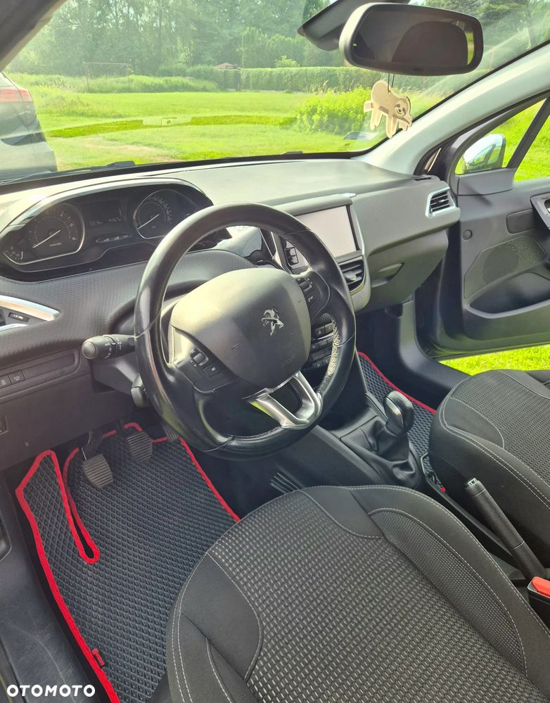 Peugeot 208 1.6 BlueHDi Allure S&S - 5