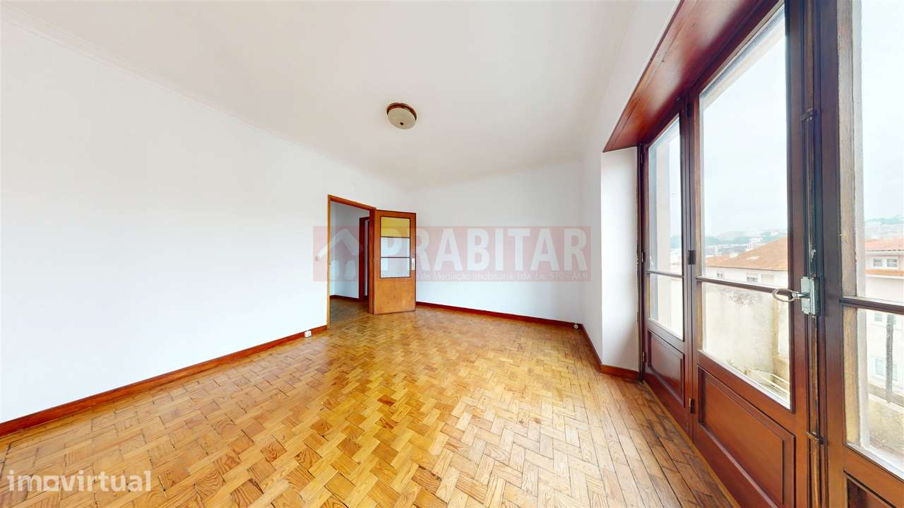 Apartamento T4 no Bairro Norton de Matos, excelente localização junto - Grande imagem: 3/21