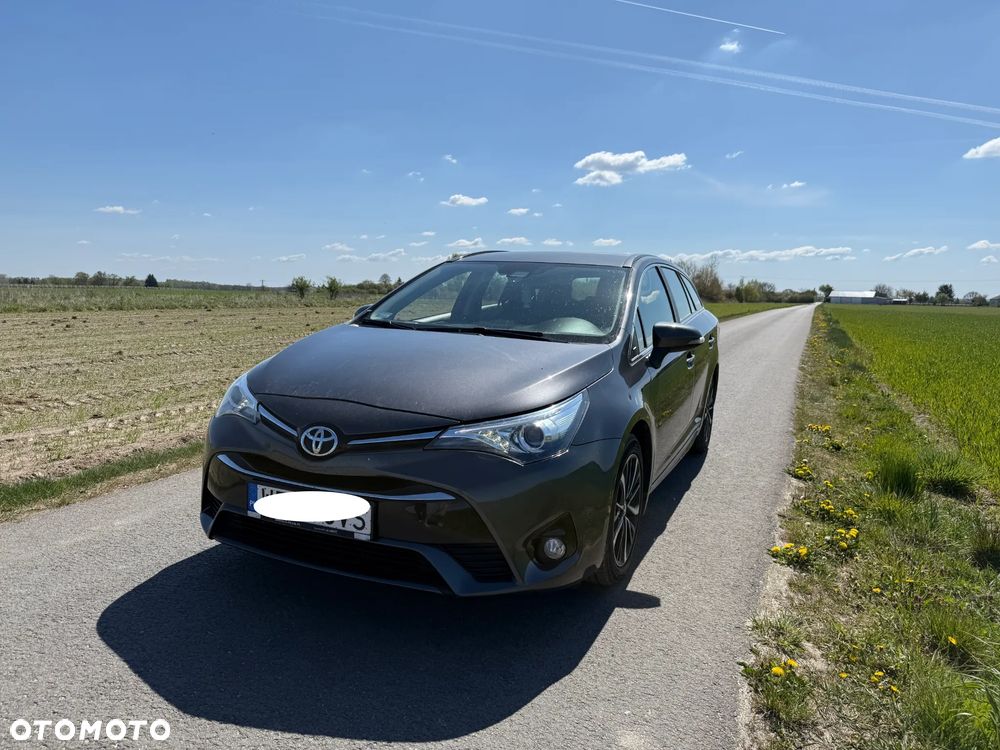 Toyota Avensis 2.0 D-4D Prestige - 1