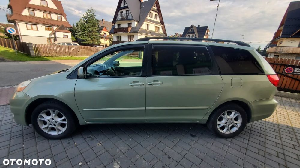 Toyota Sienna 3.3 LE AWD - 14