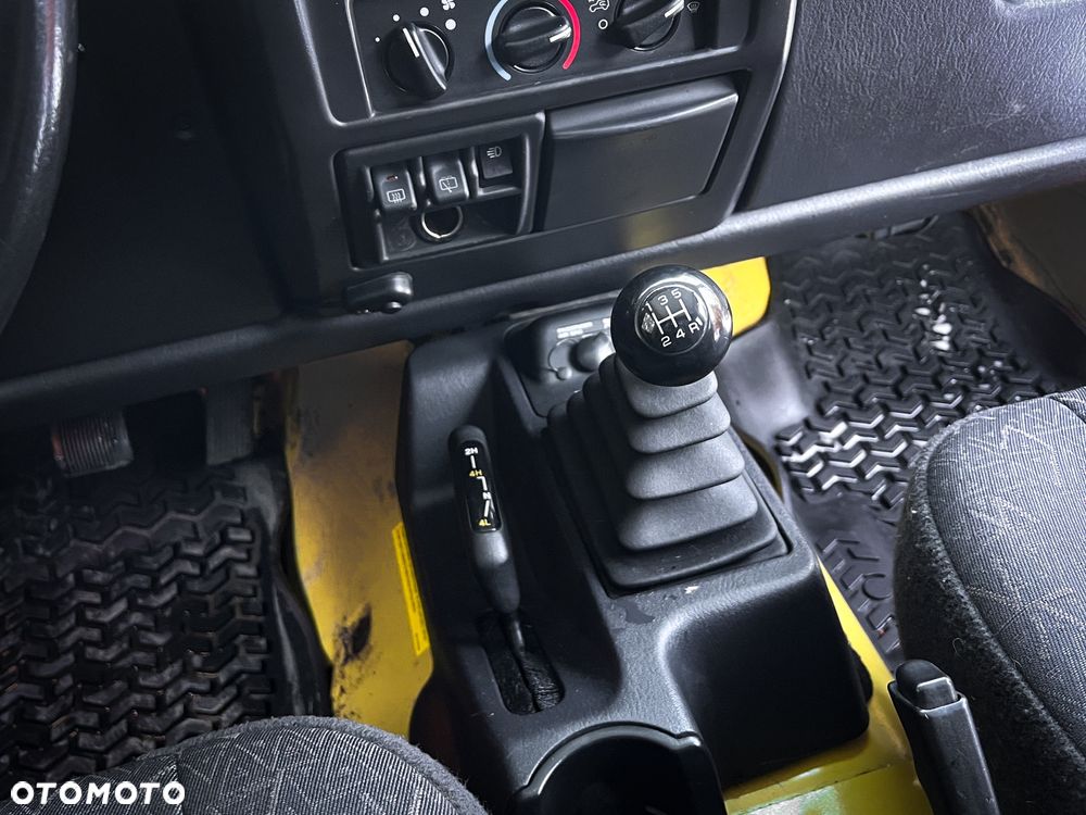 Jeep Wrangler - 38