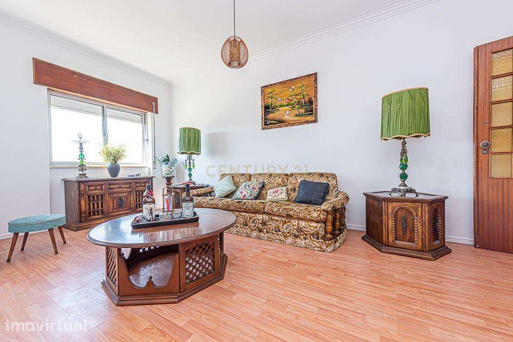 Apartamento T3 em bom estado de conservação com áreas generosas, S. Se - Grande imagem: 4/23