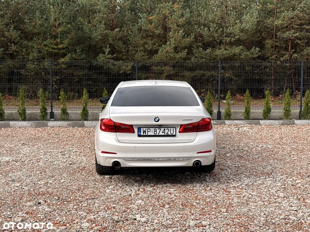 BMW Seria 5 530i Luxury Line - 40