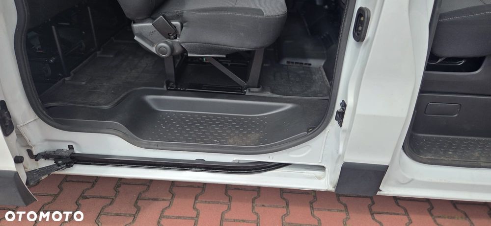 Renault Trafic 2.0 dCi Escapade - 12