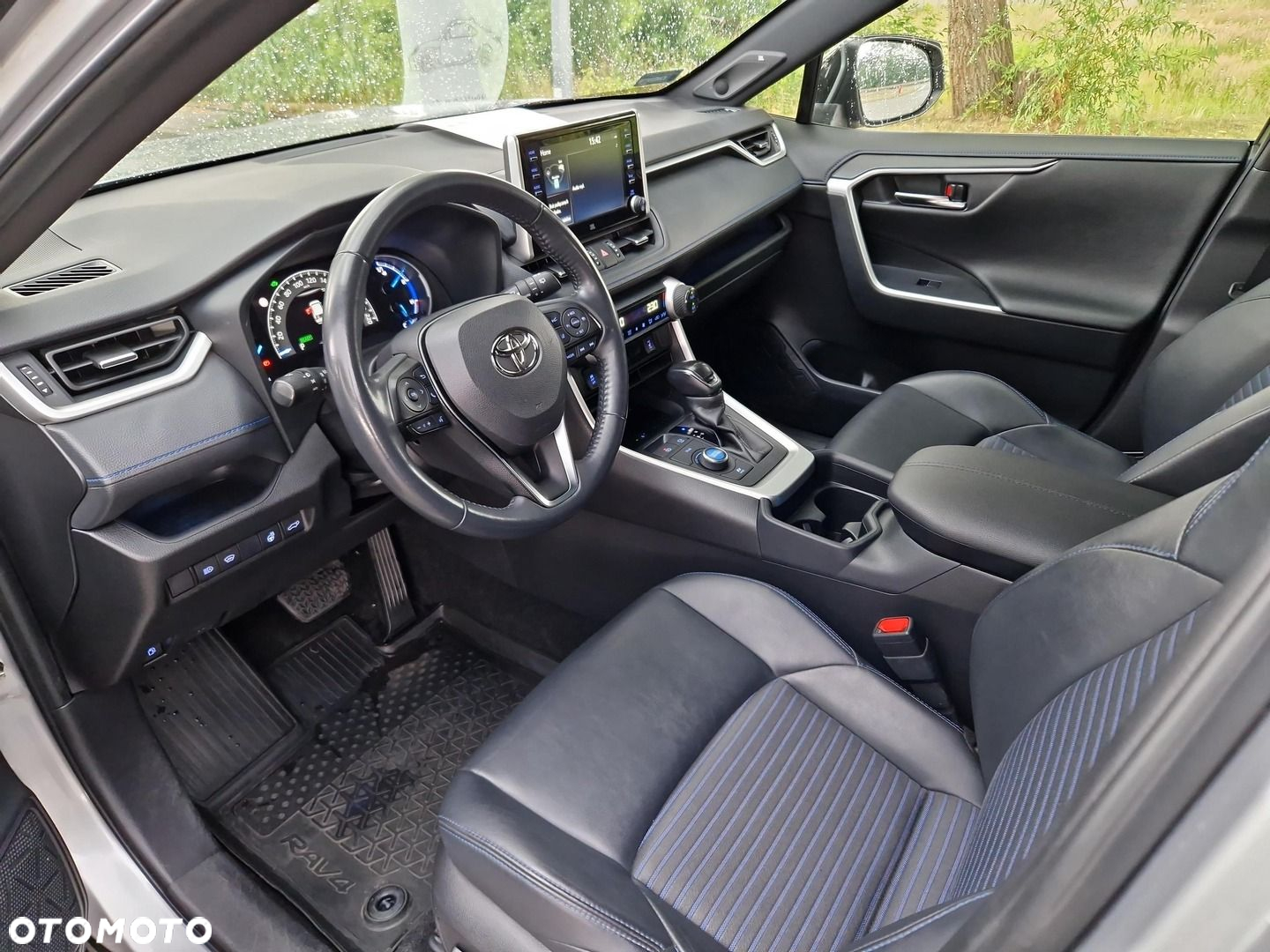 Toyota RAV4 - 9