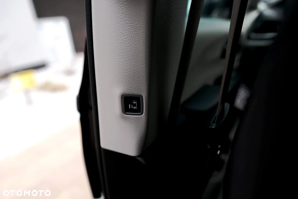 Chrysler Pacifica - 21