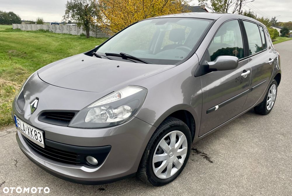 Renault Clio 1.2 16V Authentique - 9