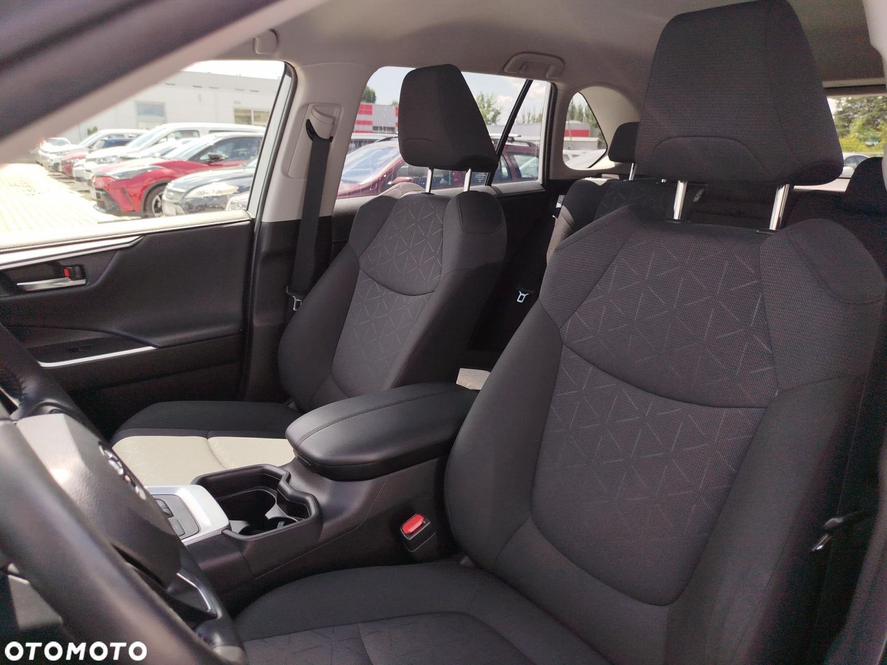 Toyota RAV4 - 11
