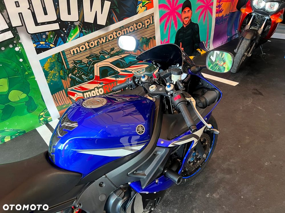 Yamaha R6 - 11