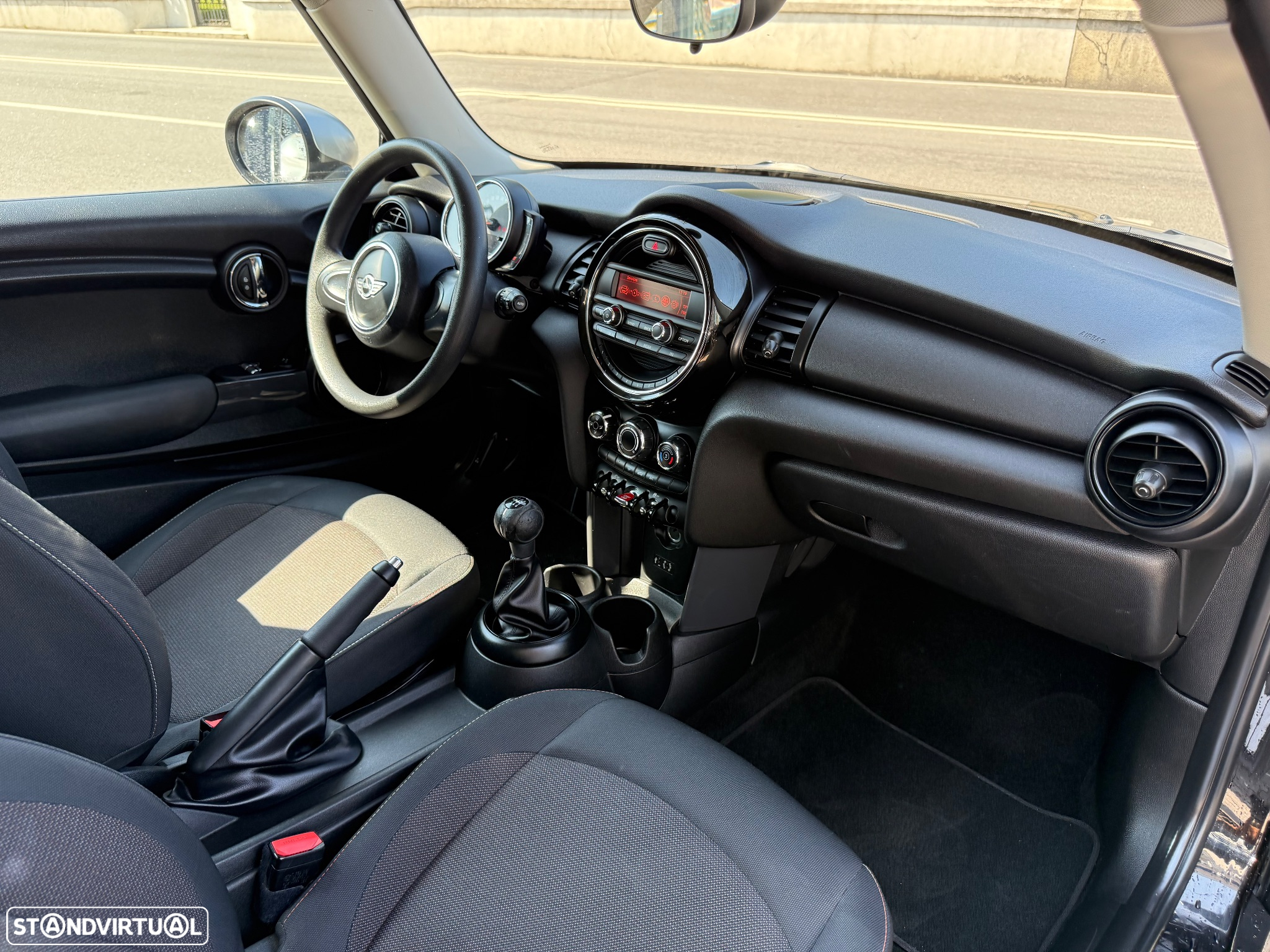MINI 3 Portas One - 31