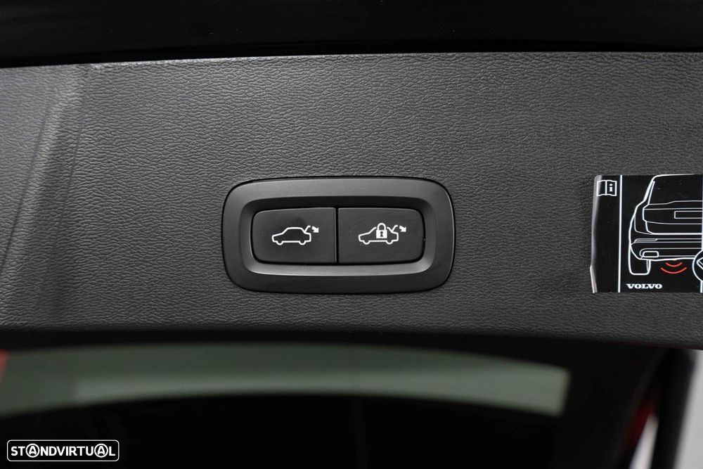 Volvo XC 40 1.5 T5 PHEV Momentum Plus - 17