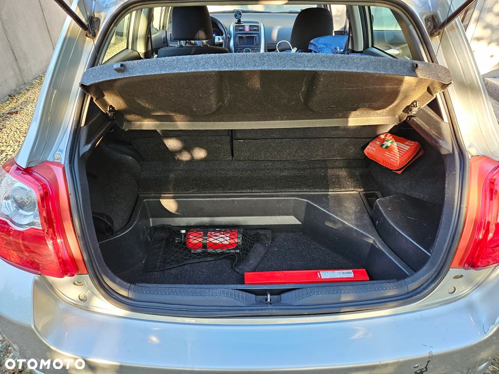 Toyota Auris - 16