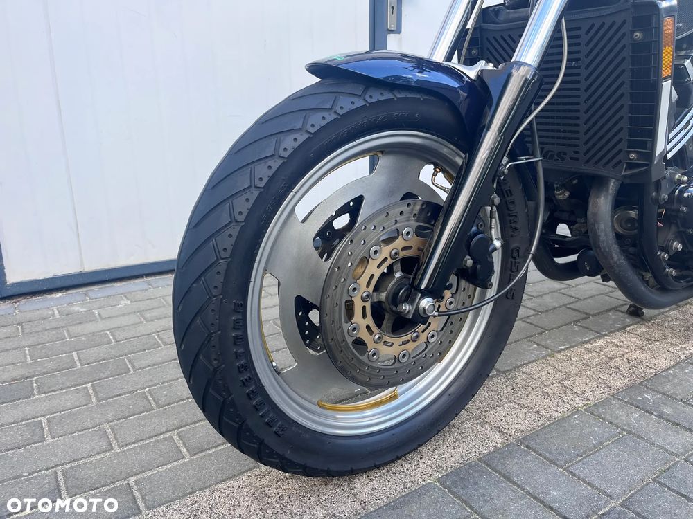 Yamaha V-MAX - 11