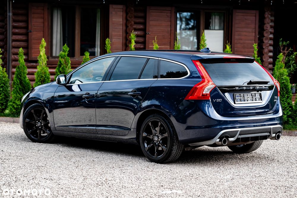 Volvo V60 T6 AWD R-Design - 14