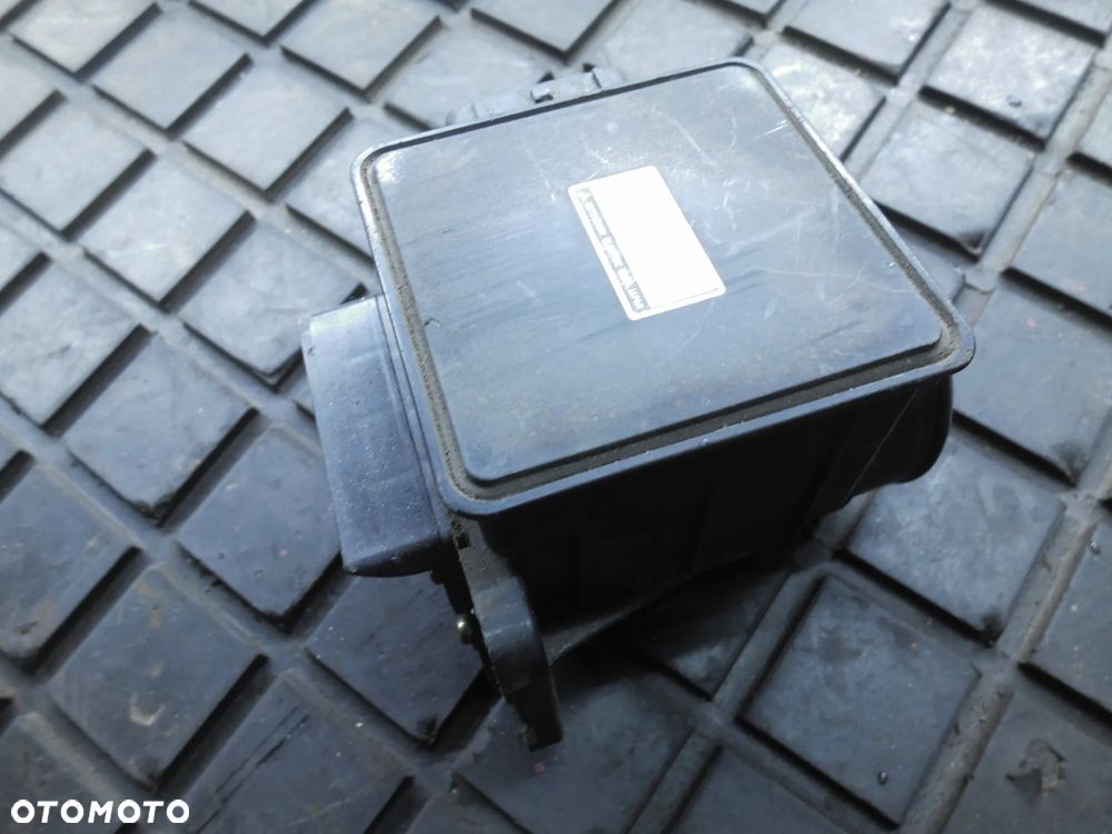 PRZEPŁYWOMIERZ MITSUBISHI CARISMA 1.8 454 E5T05271 - 1