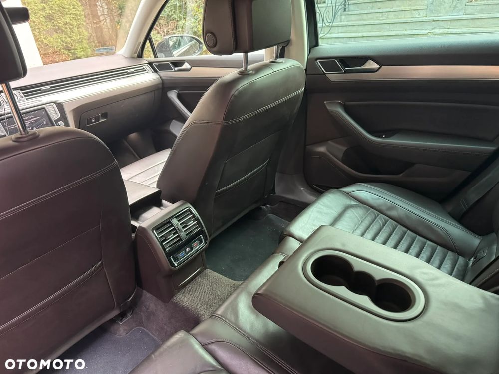 Volkswagen Passat - 15