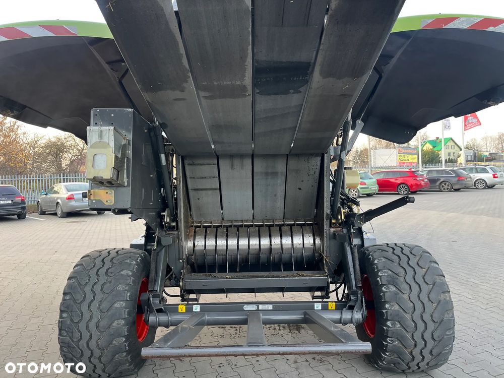 Claas Variant 380 - 12