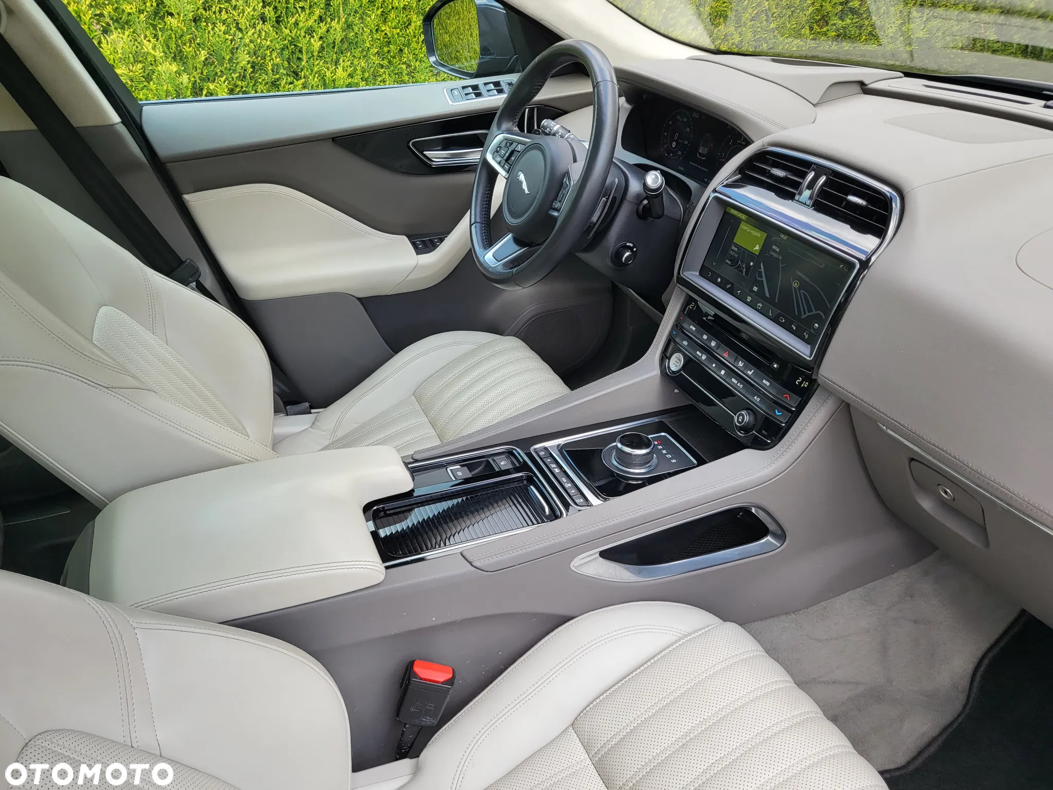 Jaguar F-Pace 2.0 i4D AWD Prestige - 9