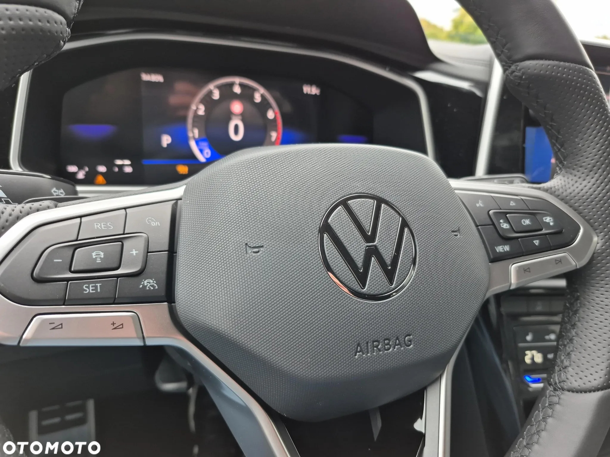 Volkswagen T-Roc - 14