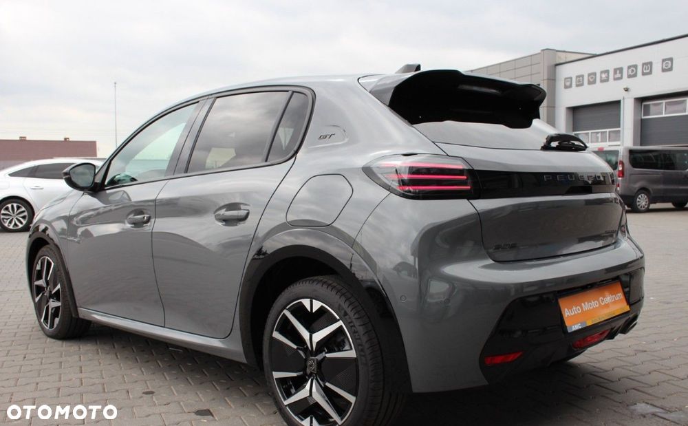 Peugeot 208 - 8