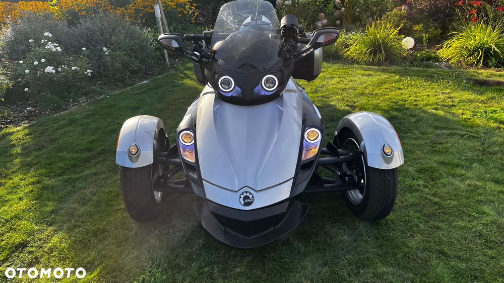 Can-Am Spyder - 3