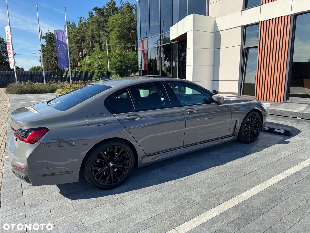 BMW Seria 7 740d xDrive sport - 30