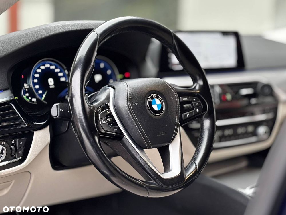 BMW Seria 5 520d xDrive Luxury Line - 13