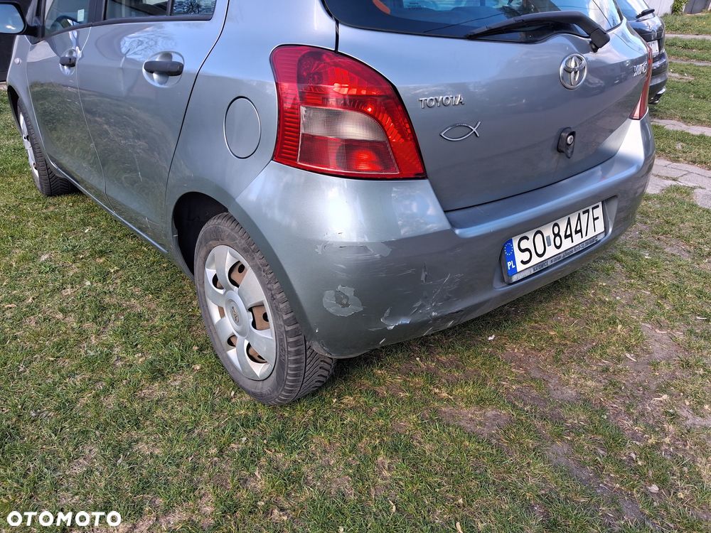 Toyota Yaris - 4