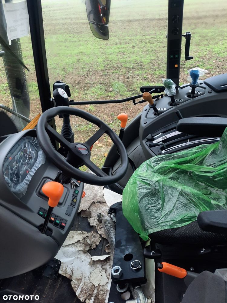 Zetor NOWY Ciągnik rolniczy ZETOR Proxima CL100 z TUR+TUZ przedni, ZETOR Forterra HSX 110 z ładowaczem TUR, Ciągnik rolniczy KIOTI 904 z ładowacze TUR, Ciągnik rolniczy Lamborghini Lampo 70 z ładowaczem, Ciągnik rolniczy sadowniczy New Holland Boomer 50 z TUREM - 6