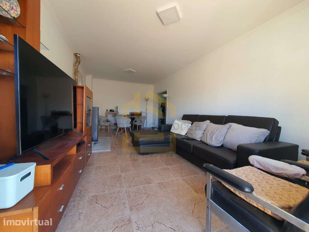Apartamento T3 com Terraço ,jardim privativo e Garagem Fechada - Grande imagem: 2/28