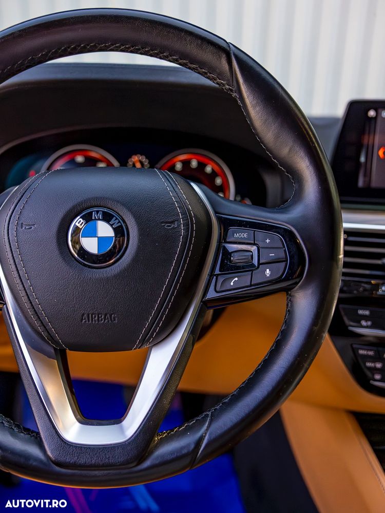 BMW Seria 5 530i Aut. Luxury Line - 26