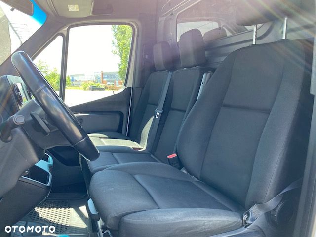 Mercedes-Benz Sprinter - 21