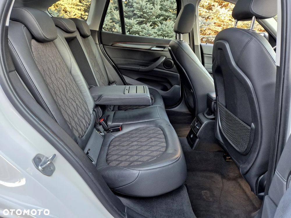 BMW X1 sDrive18d xLine - 12