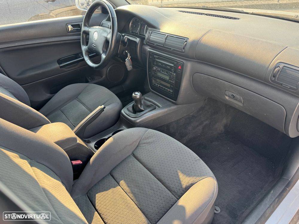 VW Passat Variant 1.9 TDi Confortline 6V - 27