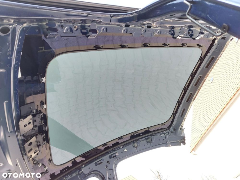 Porsche Taycan GTS 9J1 2023r Dach panorama szyberdach szkło el  M5D - 4