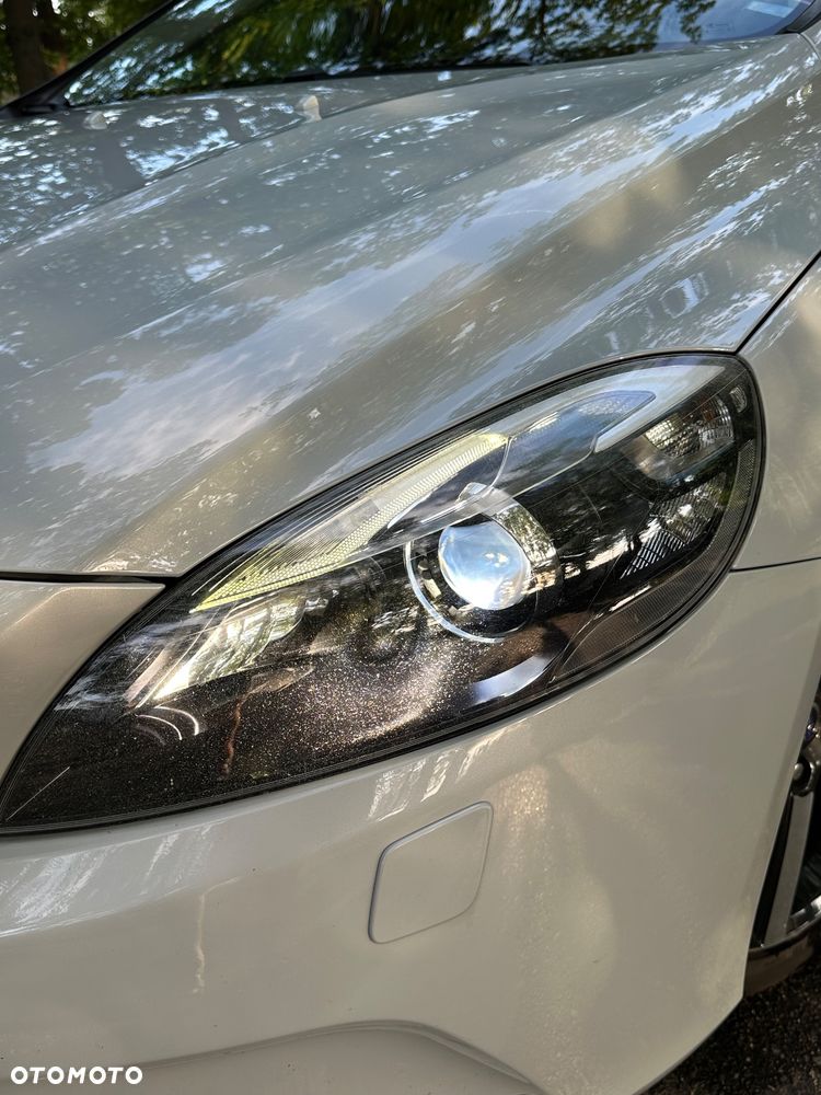 Volvo V40 T3 R-Design Momentum - 26