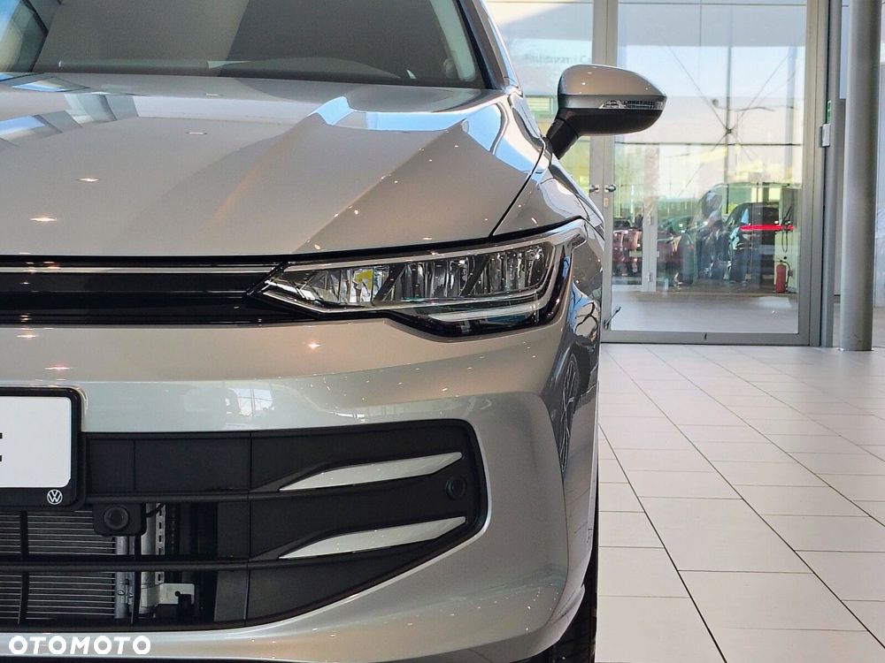 Volkswagen Golf - 11