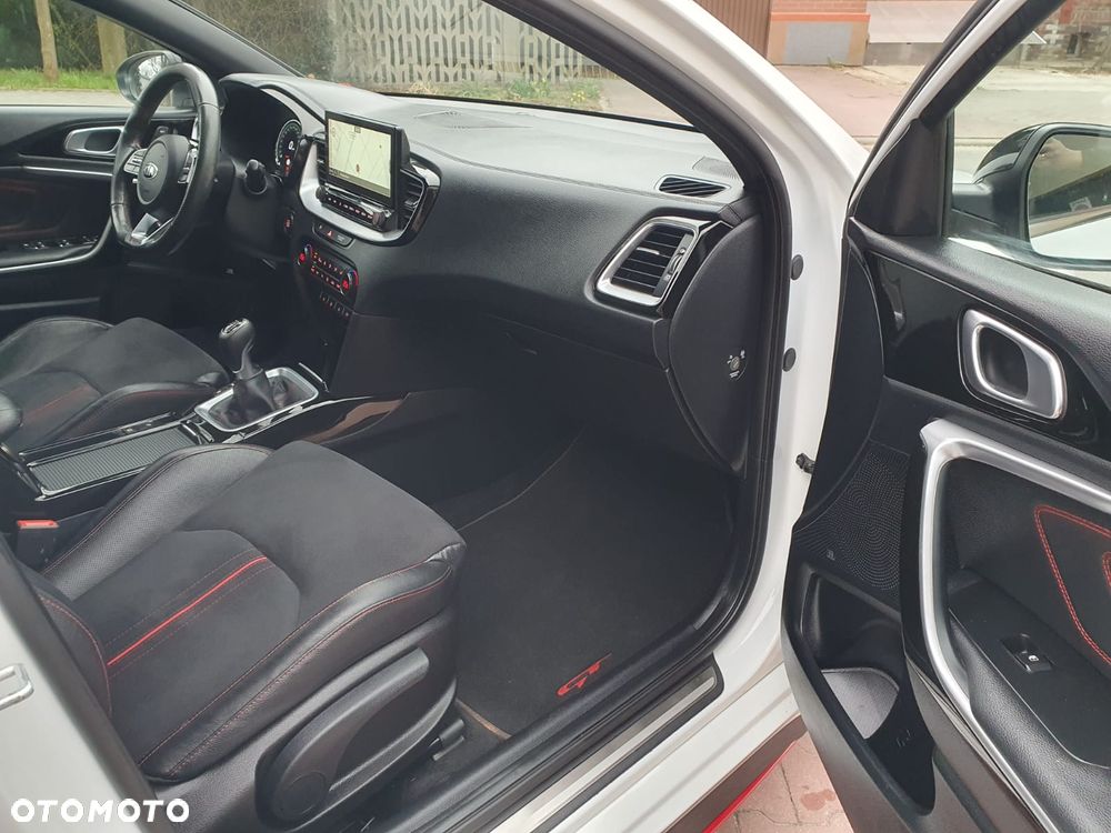 Kia ProCeed 1.6 T-GDI GT - 24