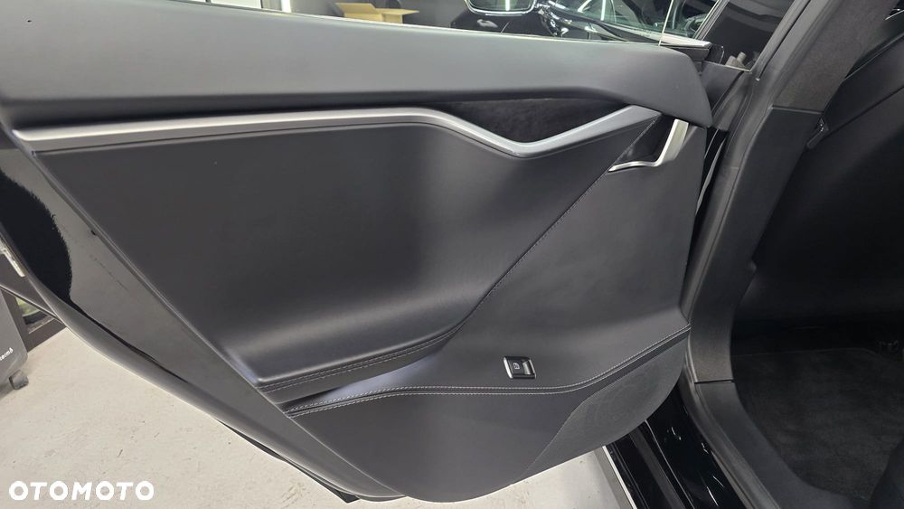 Tesla Model S Long Range Plus - 28