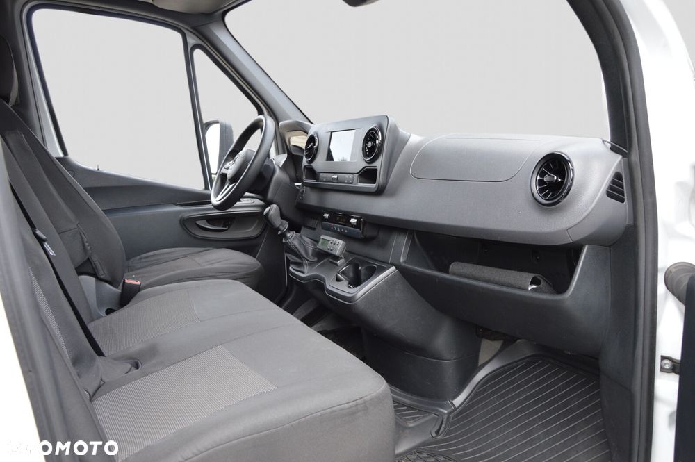 Mercedes-Benz Sprinter - 18