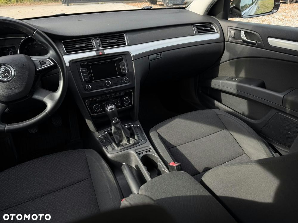 Skoda Superb 2014 photo 4