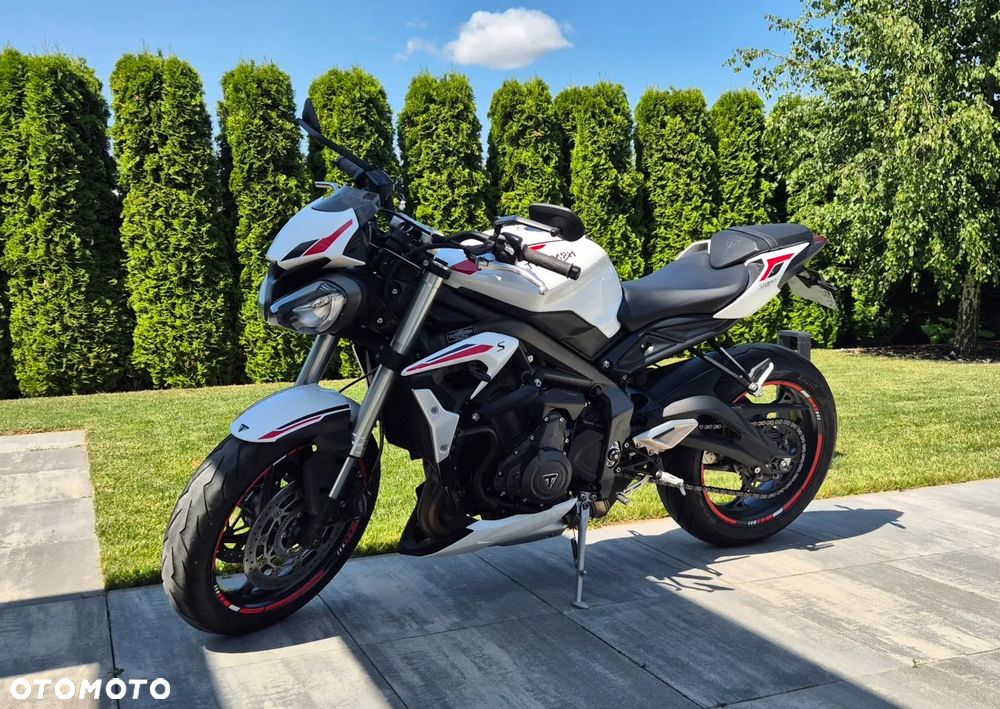 Triumph Street Triple - 1