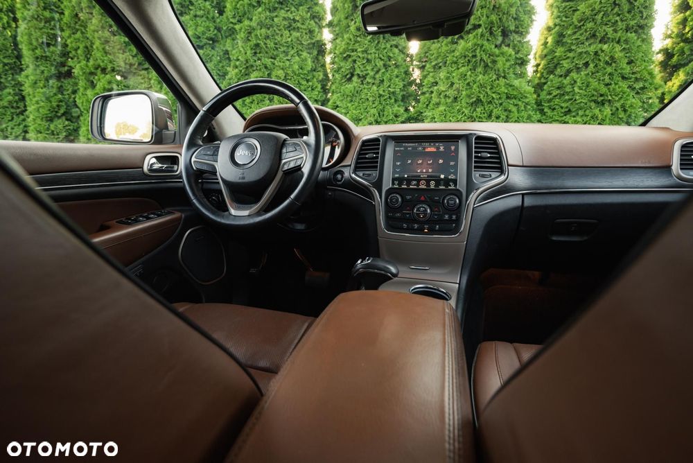 Jeep Grand Cherokee - 16